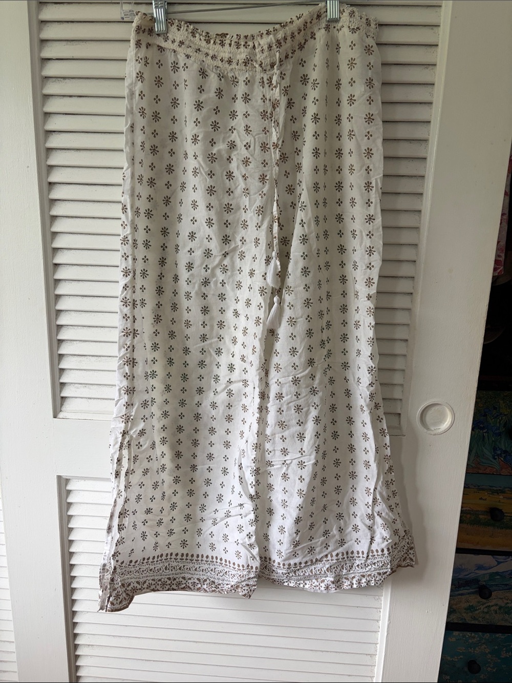 GAP White and gold flowy lounge pants